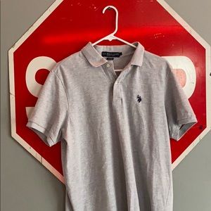 gray polo shirt